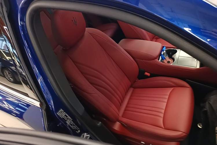 Used Maserati Grecale 2023 2.0T GT Right Front Seat