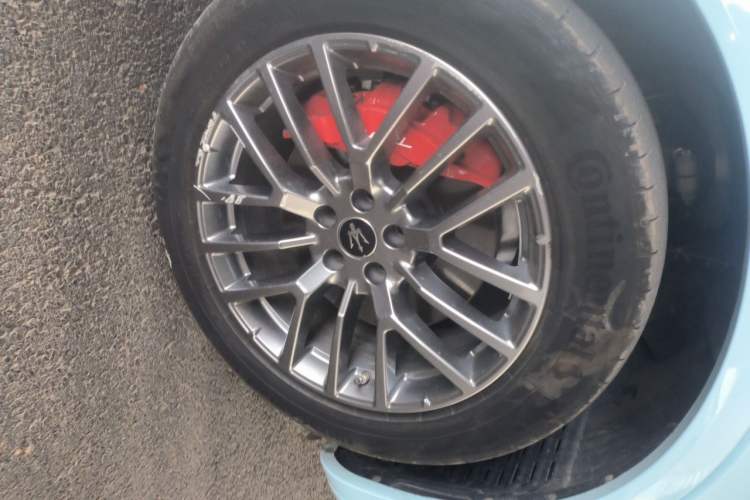 Used Maserati Grecale 2023 2.0T GT Right Front Wheel Hub