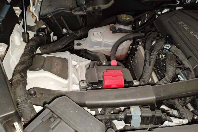 Used Maserati Grecale 2023 2.0T GT Engine Bay Right