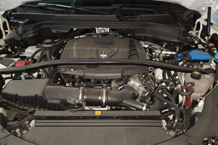 Used Maserati Grecale 2023 2.0T GT Engine Bay