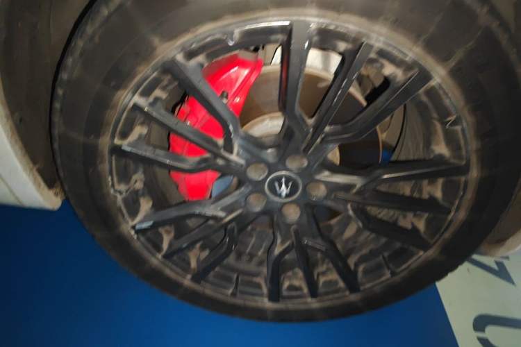 Used Maserati Grecale 2023 2.0T GT Right Front Wheel Hub