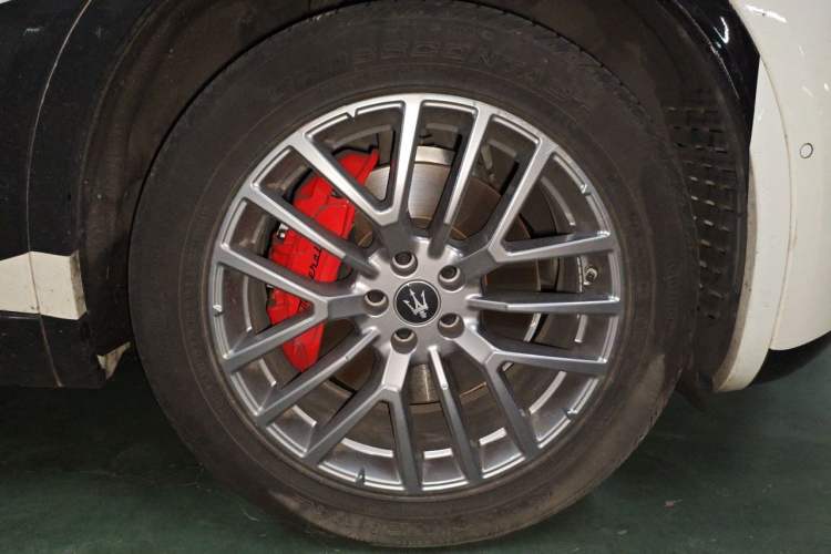 Used Maserati Grecale 2023 2.0T GT Right Front Wheel Hub