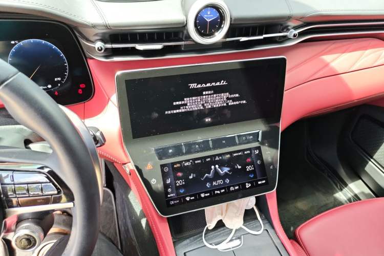 Used Maserati Grecale 2023 2.0T Modena Audio And AC Panel