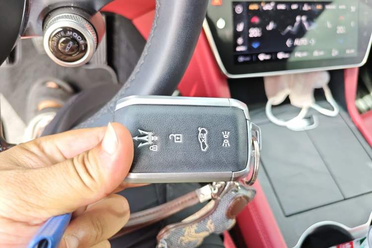 Used Maserati Grecale 2023 2.0T Modena Vehicle Key