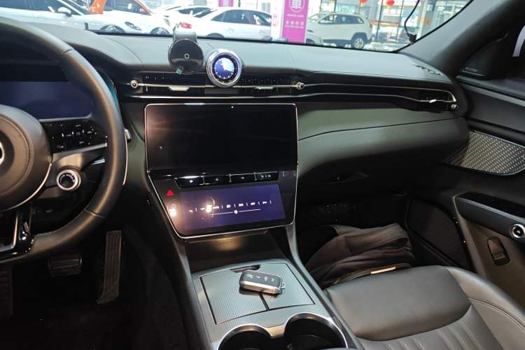 Used Maserati Grecale 2023 2.0T GT Audio And AC Panel