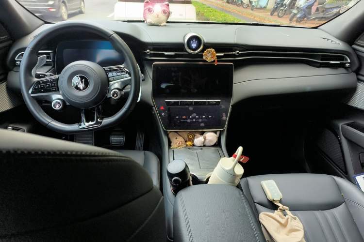 Used Maserati Grecale 2023 2.0T GT Center Console