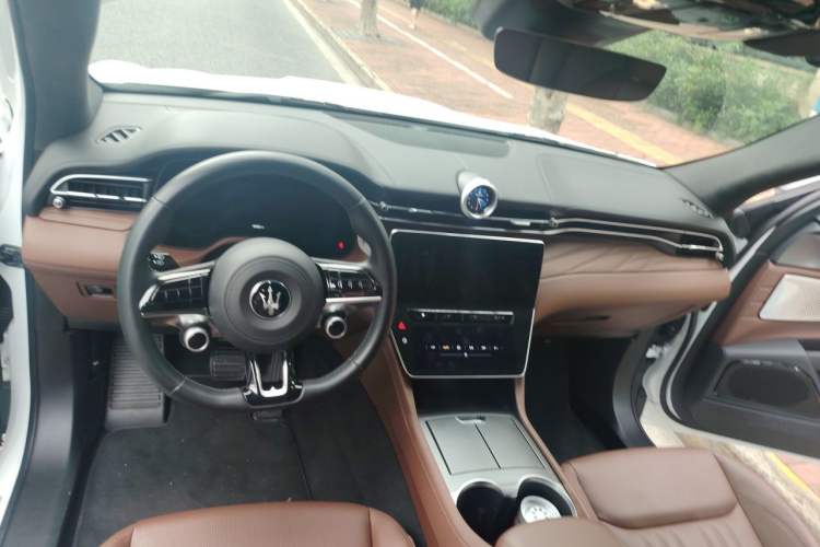 Used Maserati Grecale 2023 2.0T GT Center Console