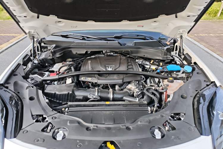 Used Maserati Grecale 2023 2.0T GT Engine Bay