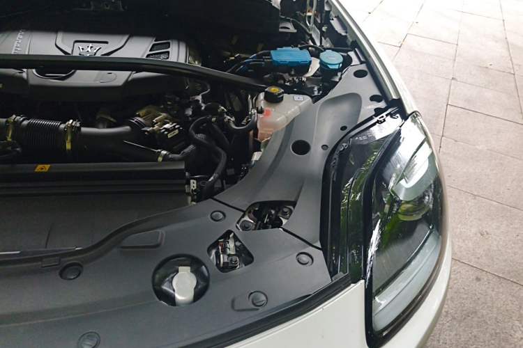 Used Maserati Grecale 2023 2.0T GT Engine Bay Left