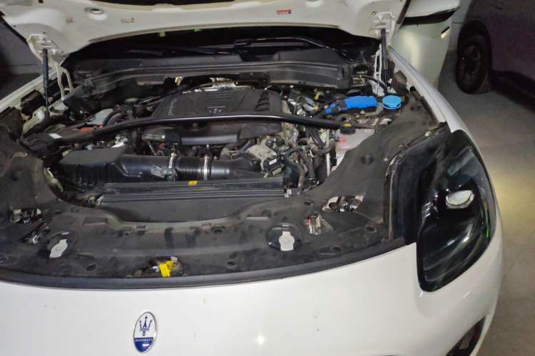 Used Maserati Grecale 2023 2.0T GT Engine Bay Left