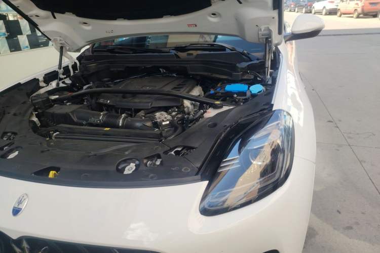 Used Maserati Grecale 2023 2.0T GT Engine Bay Left