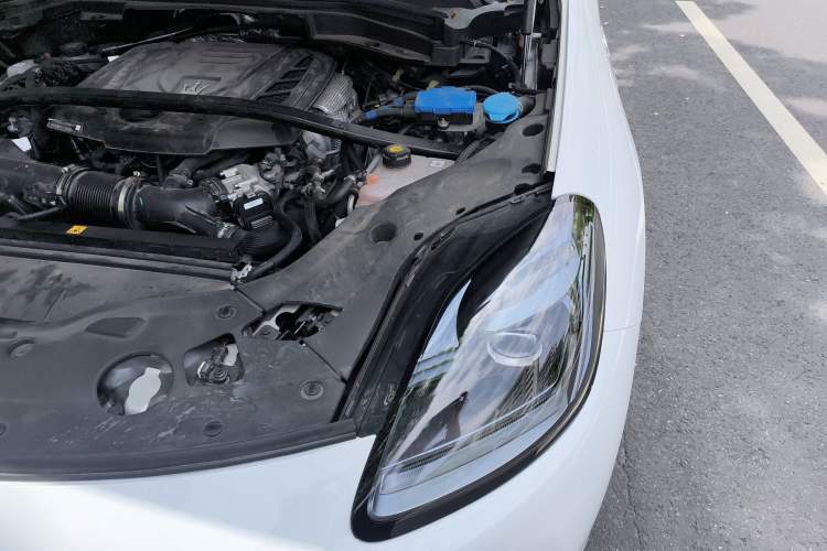 Used Maserati Grecale 2023 2.0T GT Engine Bay Left