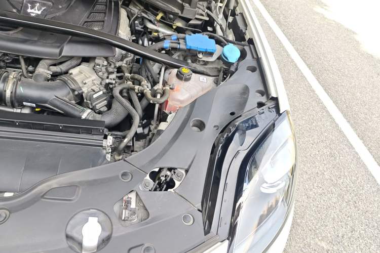 Used Maserati Grecale 2023 2.0T GT Engine Bay Left