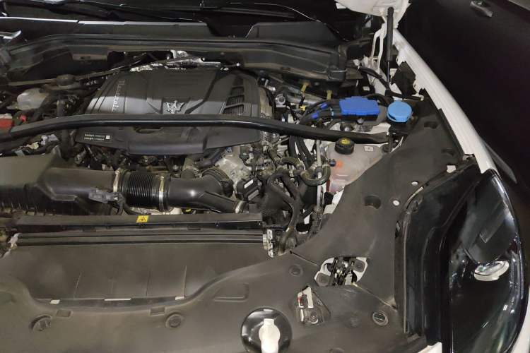 Used Maserati Grecale 2023 2.0T GT Engine Bay Left