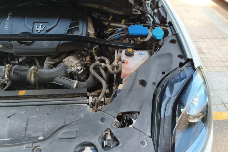 Used Maserati Grecale 2023 2.0T GT Engine Bay Left
