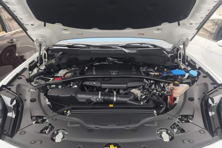 Used Maserati Grecale 2023 2.0T GT Engine Bay