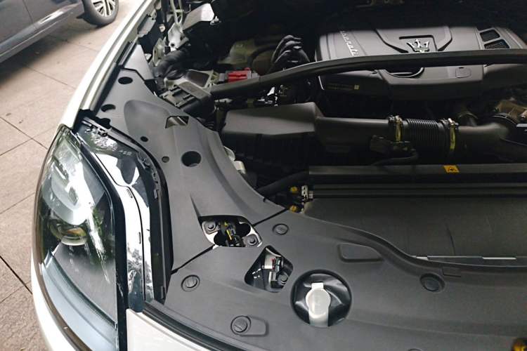 Used Maserati Grecale 2023 2.0T GT Engine Bay Right