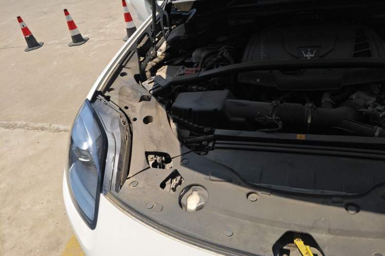 Used Maserati Grecale 2023 2.0T GT Engine Bay Right