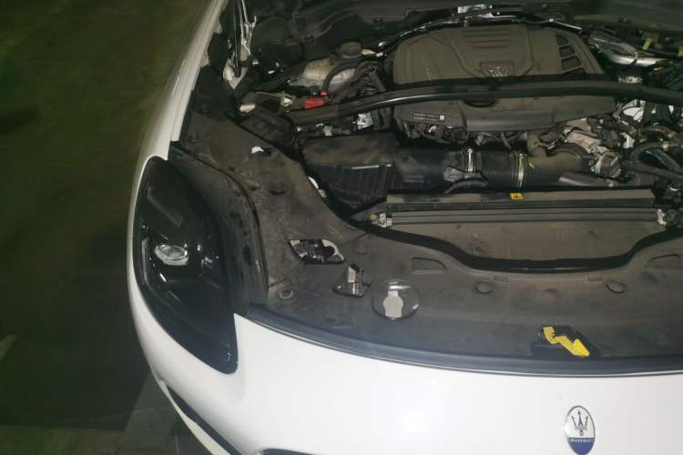 Used Maserati Grecale 2023 2.0T GT Engine Bay Right