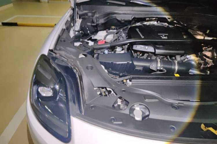 Used Maserati Grecale 2023 2.0T GT Engine Bay Right