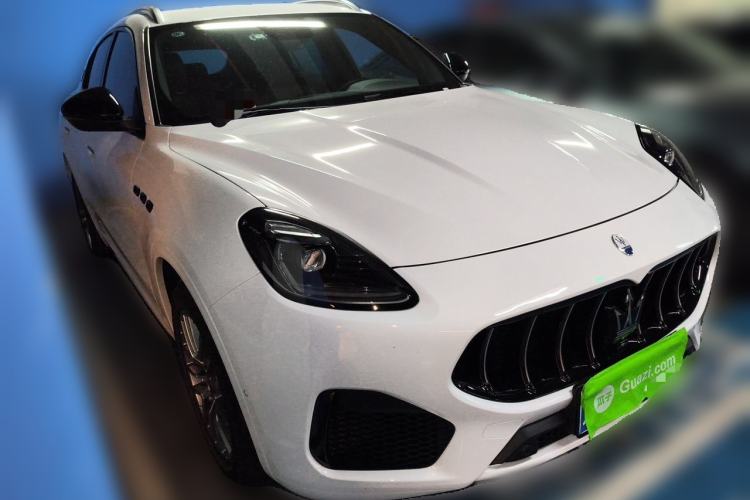 Used Maserati Grecale 2023 2.0T Flying White Special Edition Front Right 45 Deg