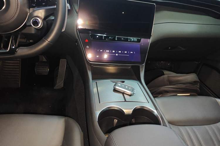 Used Maserati Grecale 2023 2.0T GT Gear Lever