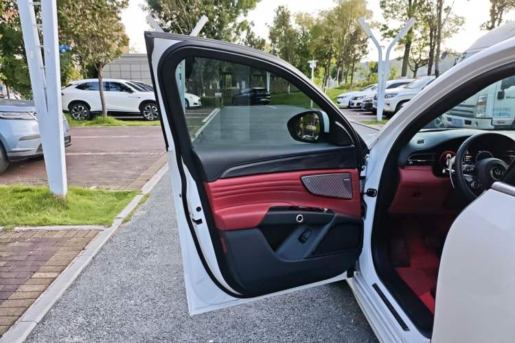 Used Maserati Grecale 2023 2.0T GT Interior 2