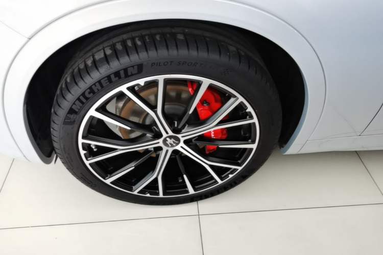 Used Maserati Grecale 2023 2.0T GT Left Front Wheel Hub