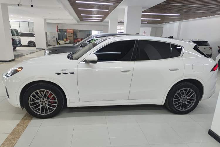 Used Maserati Grecale 2023 2.0T GT Left Side