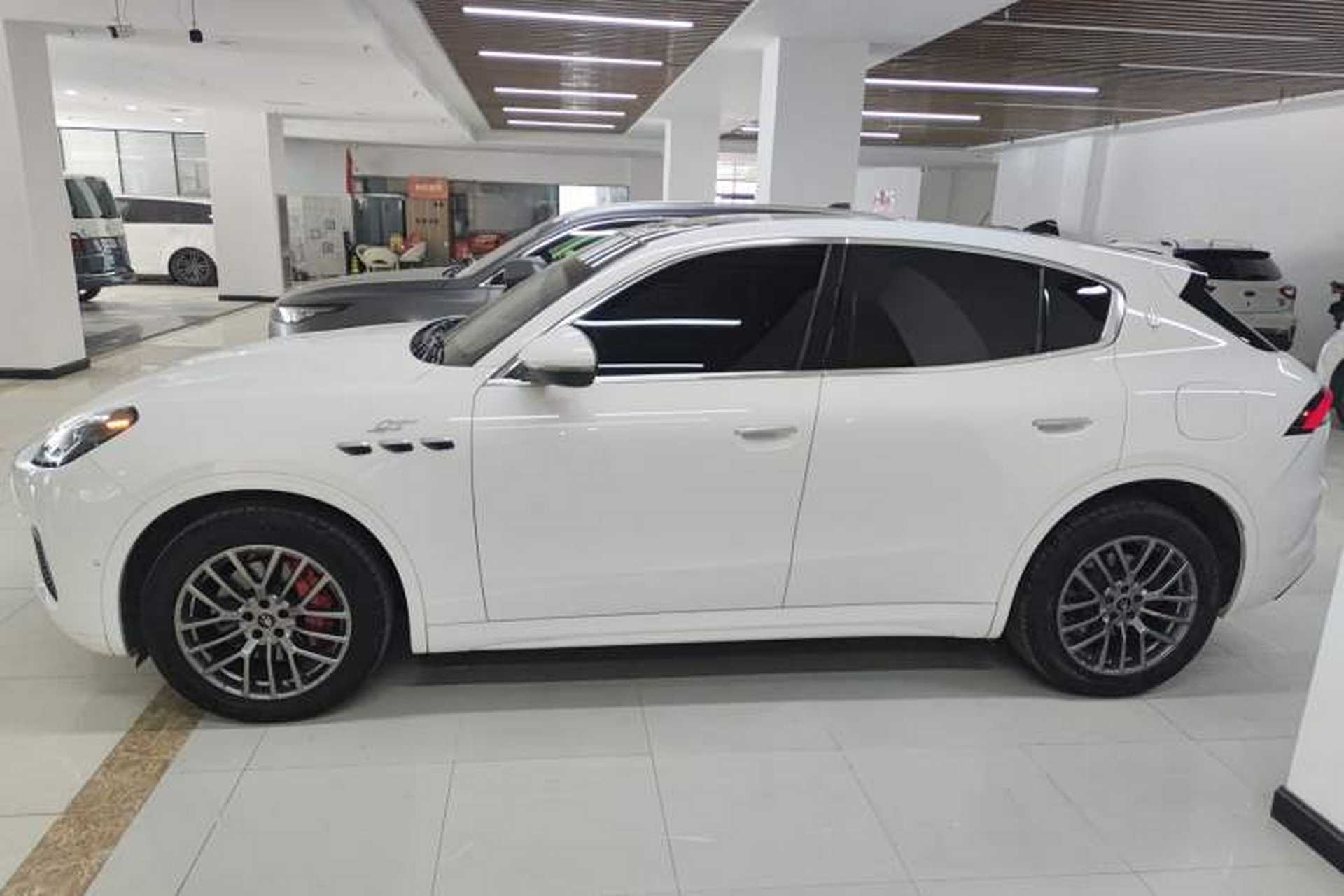 Used Maserati Grecale 2023 2.0T GT Left Side