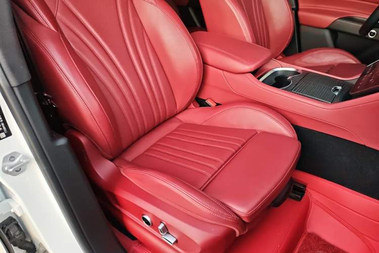 Used Maserati Grecale 2023 2.0T GT Right Front Seat