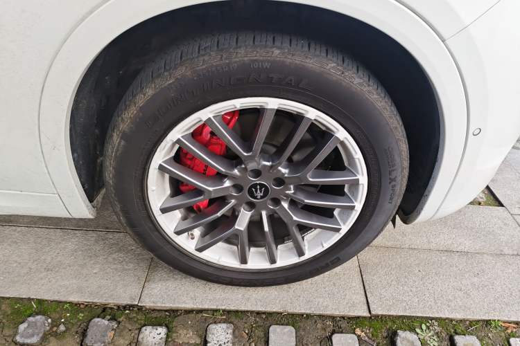 Used Maserati Grecale 2023 2.0T GT Right Front Wheel Hub