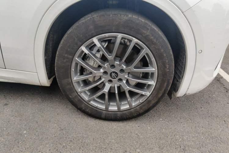 Used Maserati Grecale 2023 2.0T GT Right Front Wheel Hub