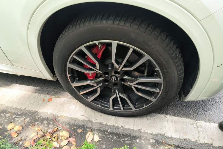 Used Maserati Grecale 2023 2.0T GT Right Front Wheel Hub