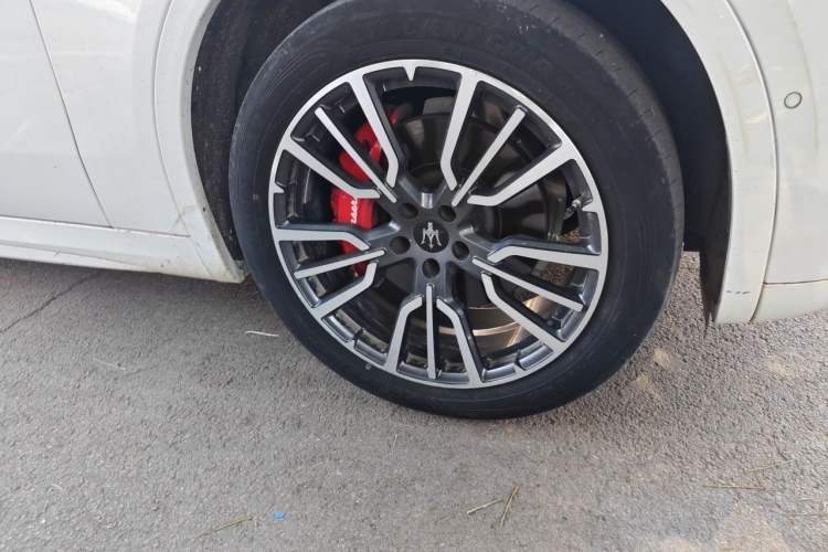 Used Maserati Grecale 2023 2.0T GT Right Front Wheel Hub
