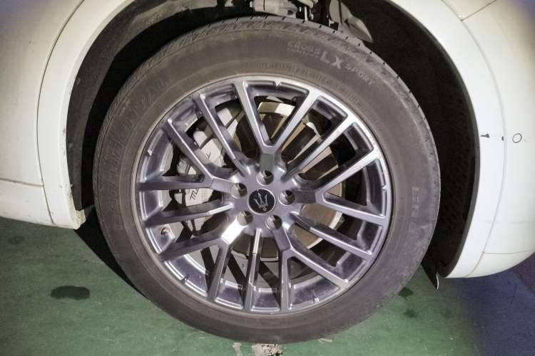 Used Maserati Grecale 2023 2.0T GT Right Front Wheel Hub