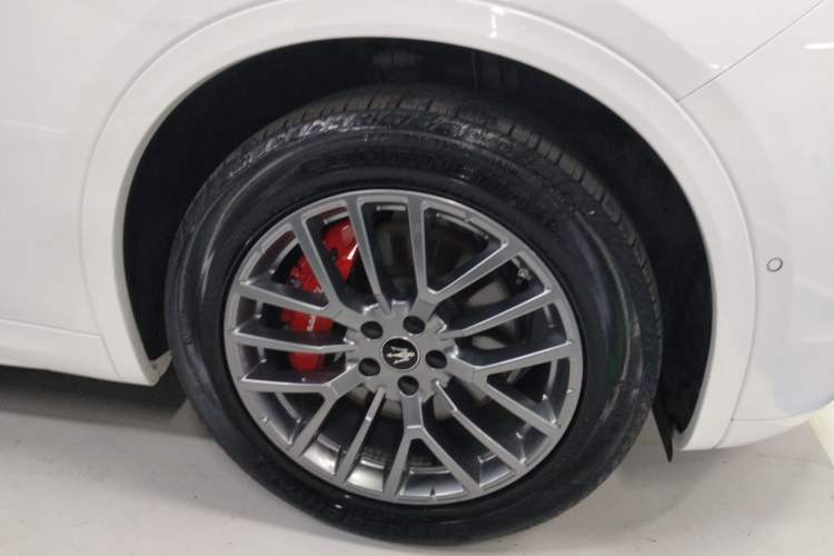 Used Maserati Grecale 2023 2.0T GT Right Front Wheel Hub