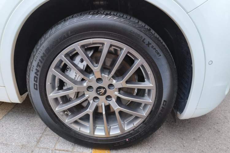 Used Maserati Grecale 2023 2.0T GT Right Front Wheel Hub