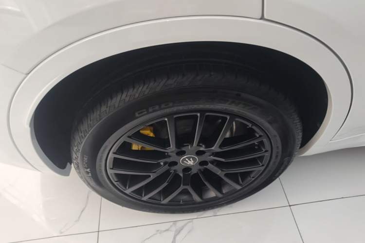 Used Maserati Grecale 2023 2.0T GT Right Rear Wheel Hub