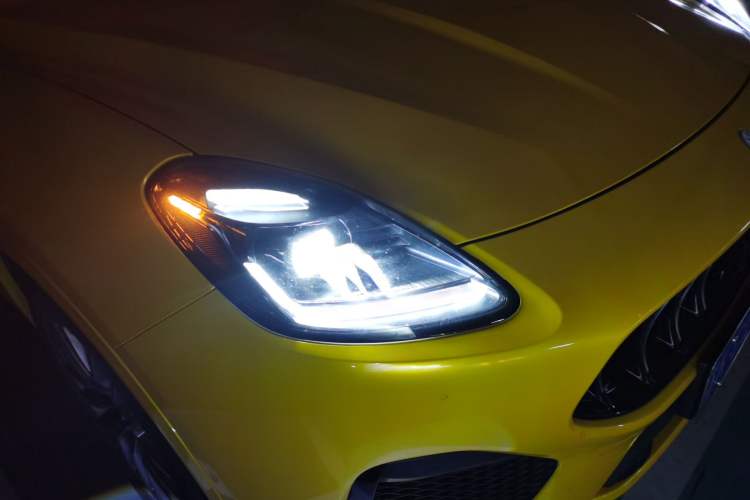 Used Maserati Grecale 2023 2.0T GT Right Front Headlight