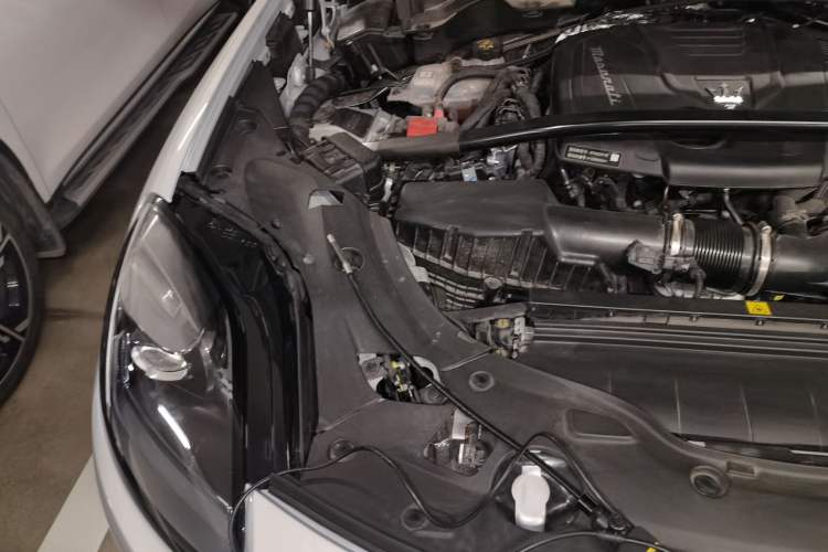 Used Maserati Grecale 2024 2.0T Modena Engine Bay Right