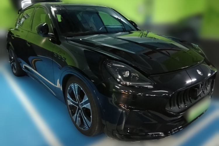 Used Maserati Grecale New Energy 2025 Folgore Front Right 45 Deg