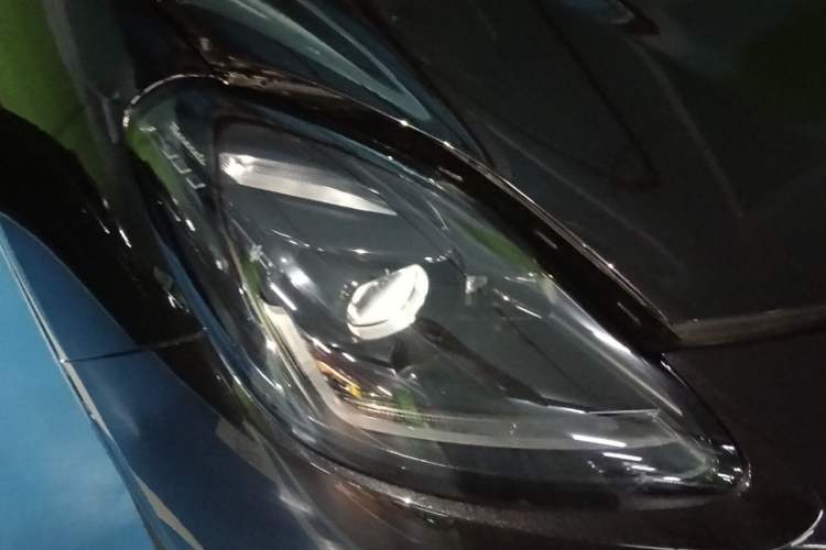 Used Maserati Grecale New Energy 2025 Folgore Right Front Headlight
