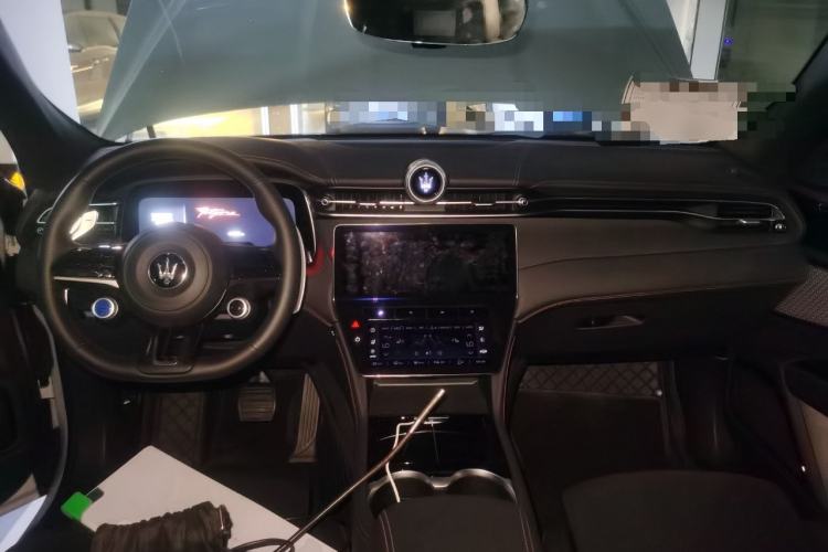 Used Maserati Grecale New Energy 2025 Folgore Center Console