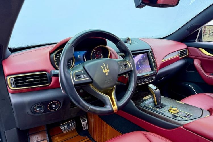 Used Maserati Levante 2019 3.0T Luxury Edition China VI Standard Interior 3