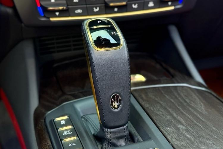 Used Maserati Levante 2019 3.0T Luxury Edition China VI Standard Interior 9
