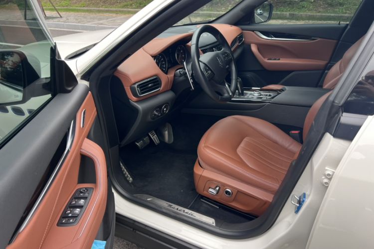 Used Maserati Levante 2022 2.0T GT Sharp Edition Interior 1