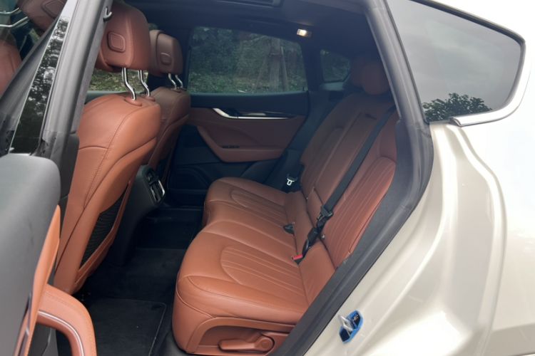 Used Maserati Levante 2022 2.0T GT Sharp Edition Interior 2