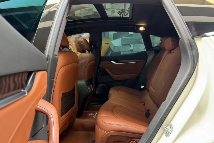 Used Maserati Levante 2018 3.0T Sport Edition Interior 6
