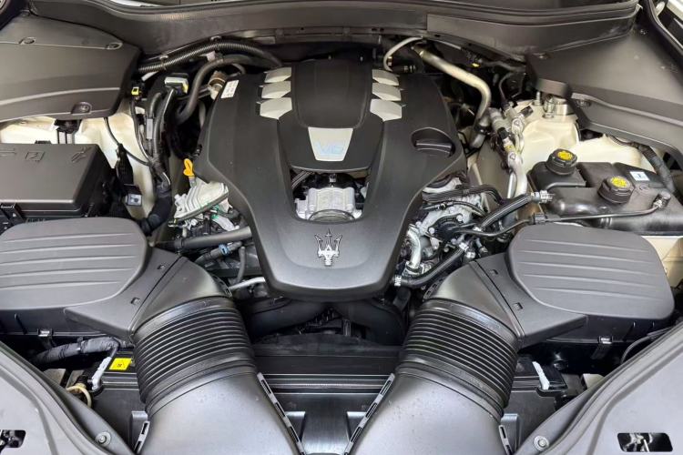 Used Maserati Levante 2018 3.0T Sport Edition Interior 8